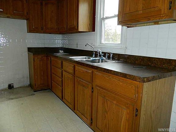 5th image of 31 Carol Dr