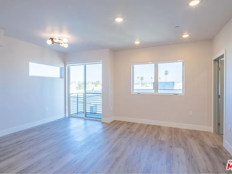 3672 Jasmine Ave #303 — Photo 21
