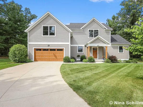 5221 E Manitou Way, Newaygo, MI 49337