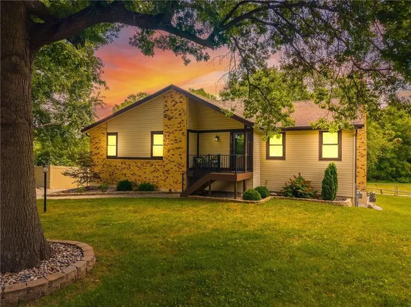 1623 SE Brome Cir, Lees Summit, MO 64063