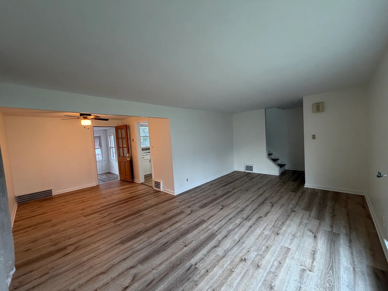 3 bed, 1056 sqft, $1,550 — Photo 3