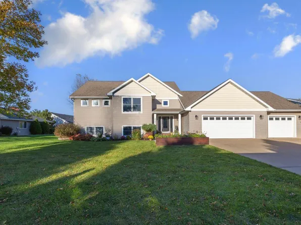 1401 Lloyd Ln, Saint Peter, MN 56082