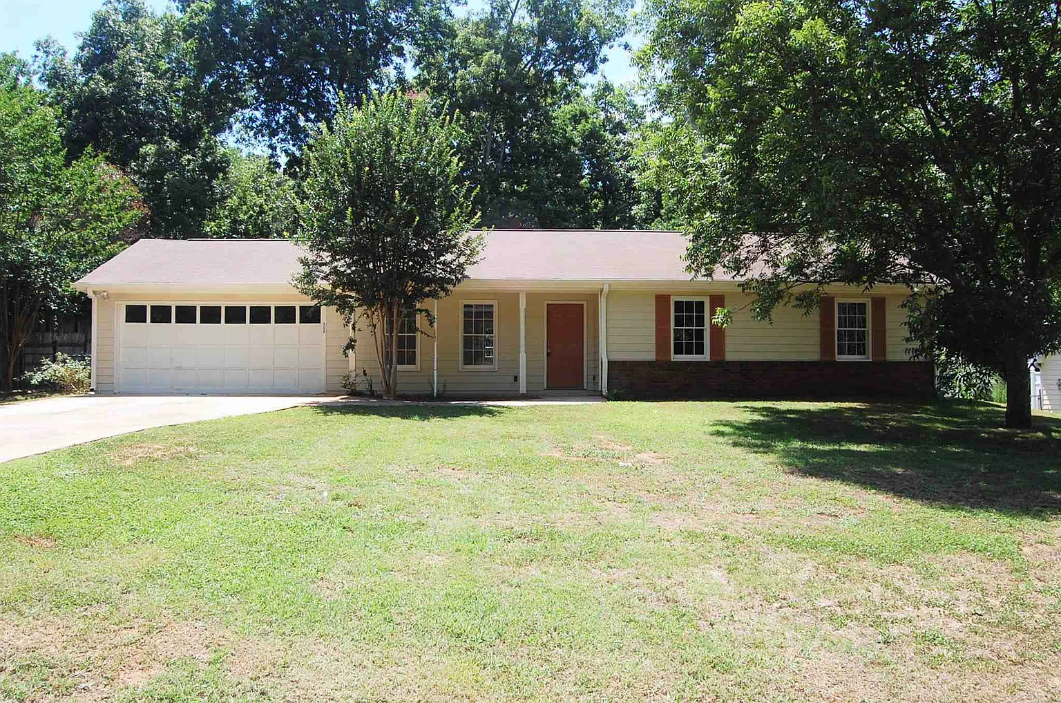 205 E Country Woods Dr photo 1