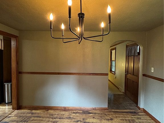 4th image of 2799 Beaver Rd