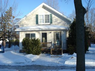 1214 8th St E, Menomonie, WI 54751