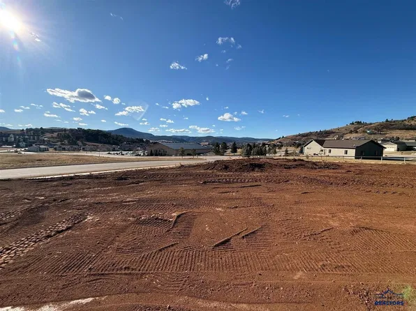 2664 SW Eetclover Cir, Spearfish, SD 57783