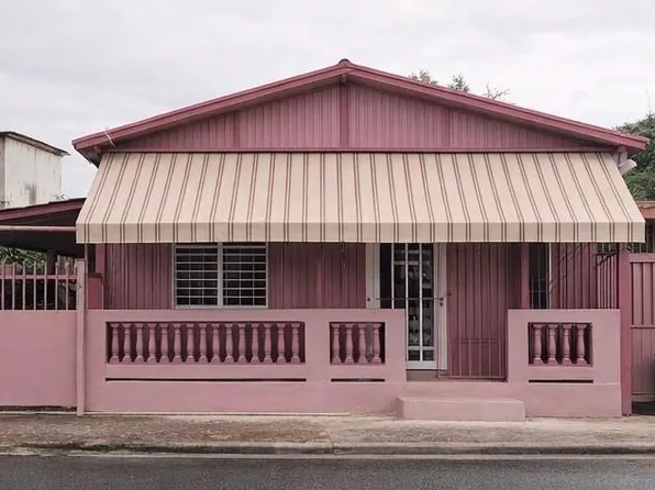 46 N Calle Barcelona, Guayama, PR 00784