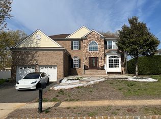 4 Reuben Ct, Howell, NJ 07731