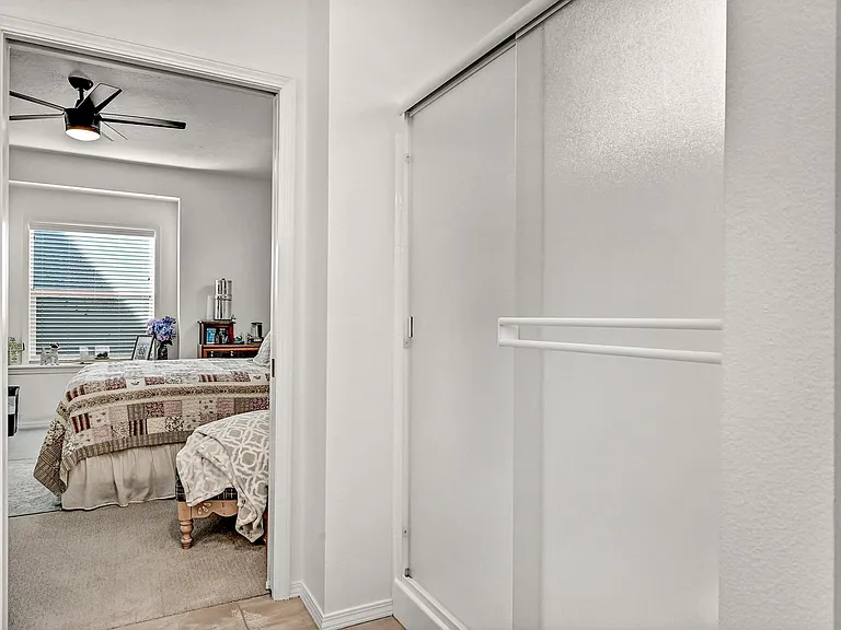 9745 W Sleepy Hollow Ln — Photo 10