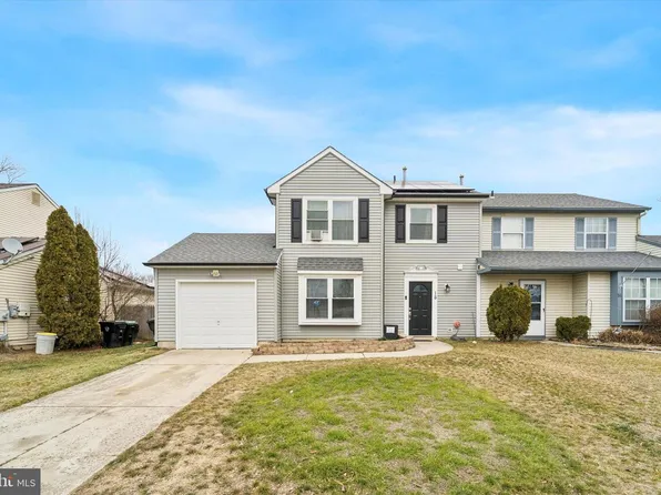 16 Cherry Grove Ln, Sicklerville, NJ 08081