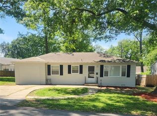 2102 S Claremont Ave, Independence, MO 64052