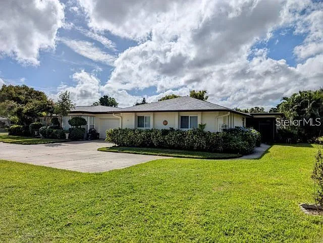 1115 Queen Anne Dr #C — Photo 1