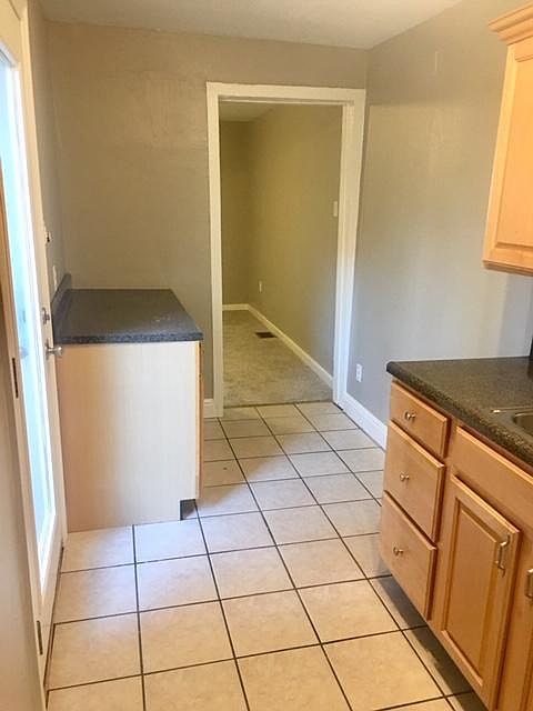 Kitchen with work area/ desk. PLEASE call/text 412.897.0330