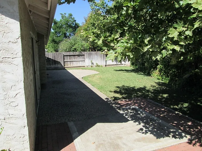 240 Windrose Ct — Photo 7