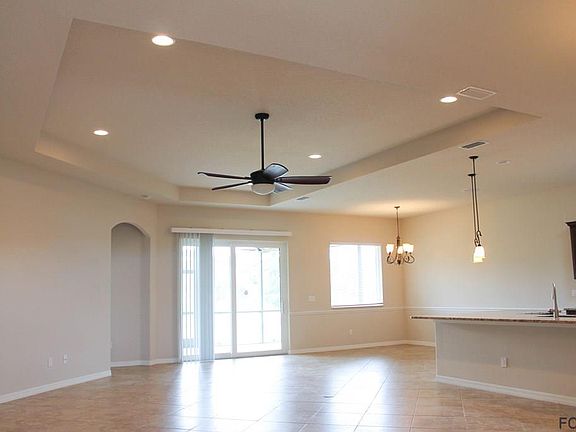2nd image of 14 Arena Lake Cir