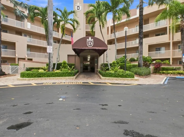 7647 Granville Dr #212, Tamarac, FL 33321
