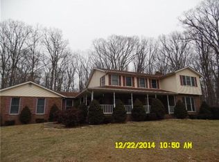 2652 Baumgardner Rd, Westminster, MD 21158