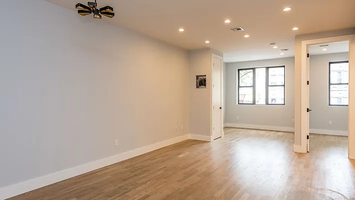 Rented by Nooklyn NYC LLC | media 45