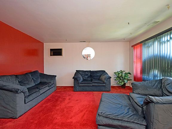 3rd image of 5937 Sunridge Dr