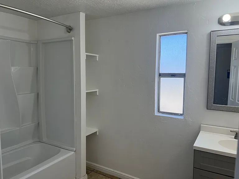 318 Marble Dr — Photo 2