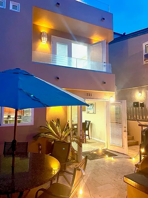 3 bed, 1320 sqft, $6,400 — Photo 1