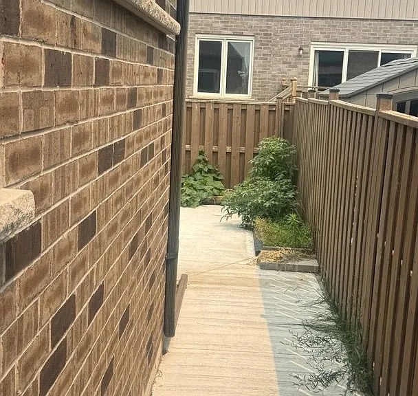 8446 Jennifer Cres #LOWER — Photo 26