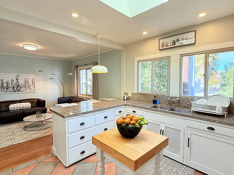 2803 Telegraph Ave — Photo 2