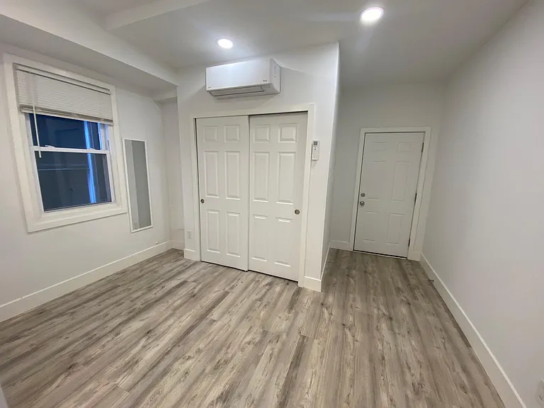 2309 Christian St #1 — Photo 7
