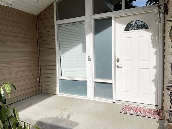 2nd image of 4662 152nd Pl SE