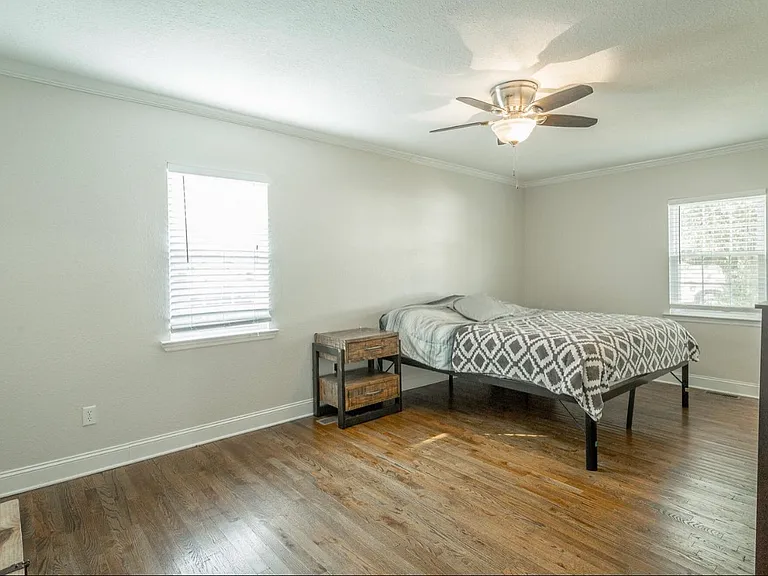 4800 Maryland Dr — Photo 13