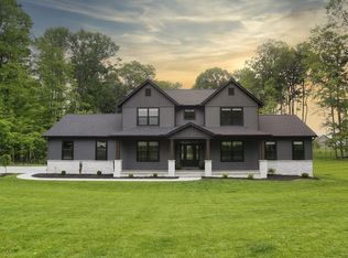 9553 Woodridge Cir, Fredericktown, OH 43019