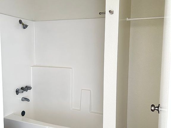 5th image of 7112 Woodman Ave #207