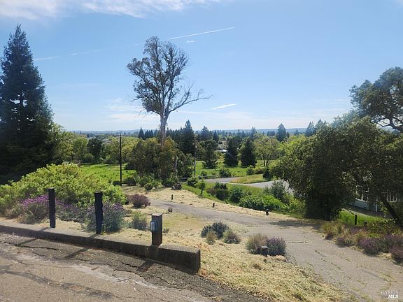 3rd image of 4980 Carriage Lane