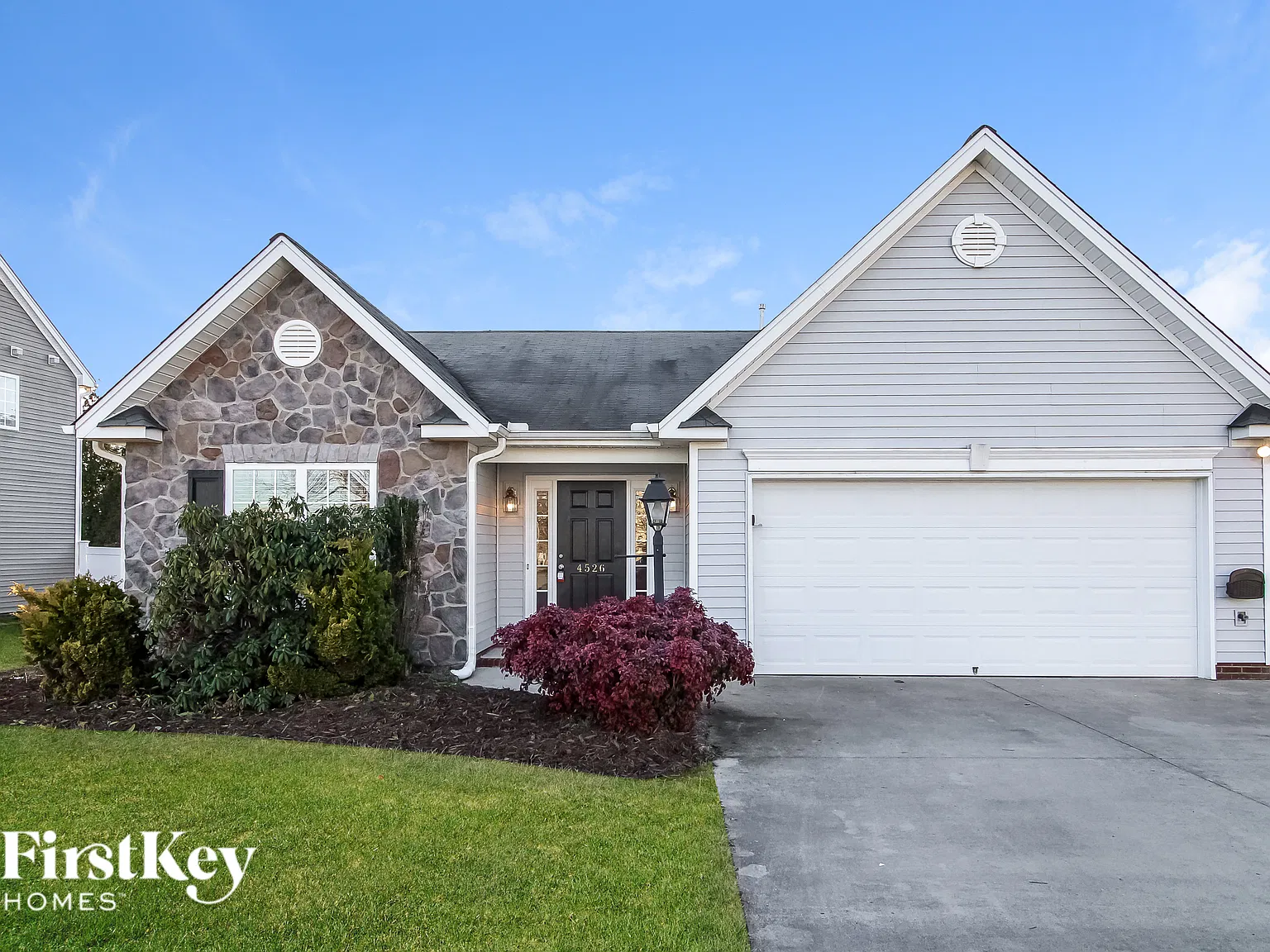 3 bed, 2.0 bath, 1637 sqft, $2,135 — Photo 1