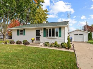 1504 Bruce St, Neenah, WI 54956