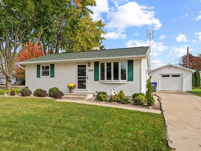 1504 Bruce St, Neenah, WI, 54956