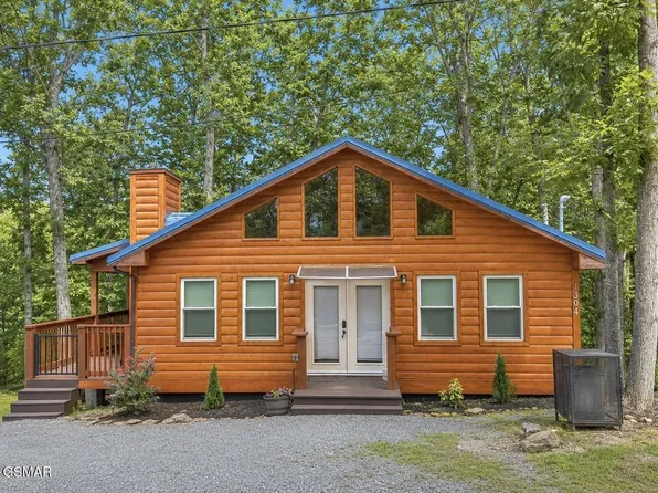 1304 N Oak Ct, Sevierville, TN 37876