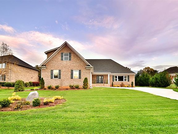 2nd image of 116 Palos Verde Dr