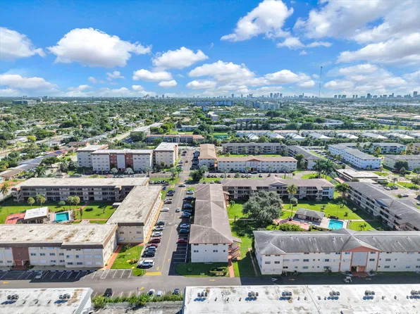 5300 WASHINGTON Street #G323, Hollywood, FL 33021