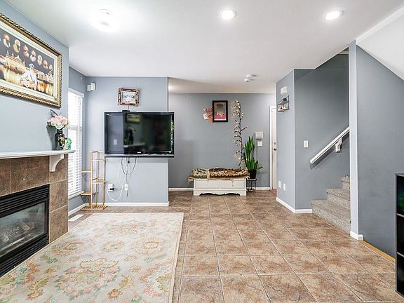 4th image of 6747 137th St #19