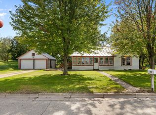 143 High St, Manawa, WI 54949