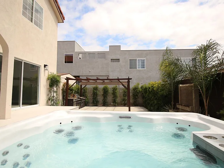 832 Rose Ave — Photo 61