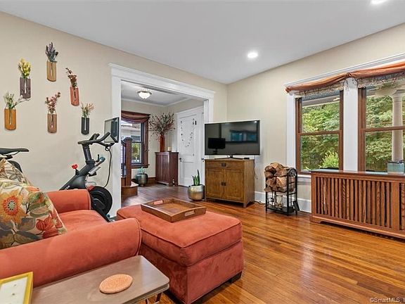 5th image of 342 Yale Ave