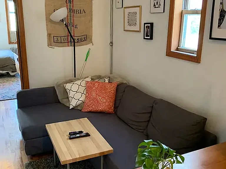 214 N 6th St #4L — Photo 7