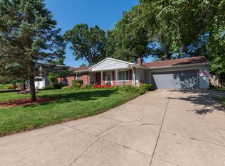 1305 Merry Brook St, Kalamazoo, MI 49048
