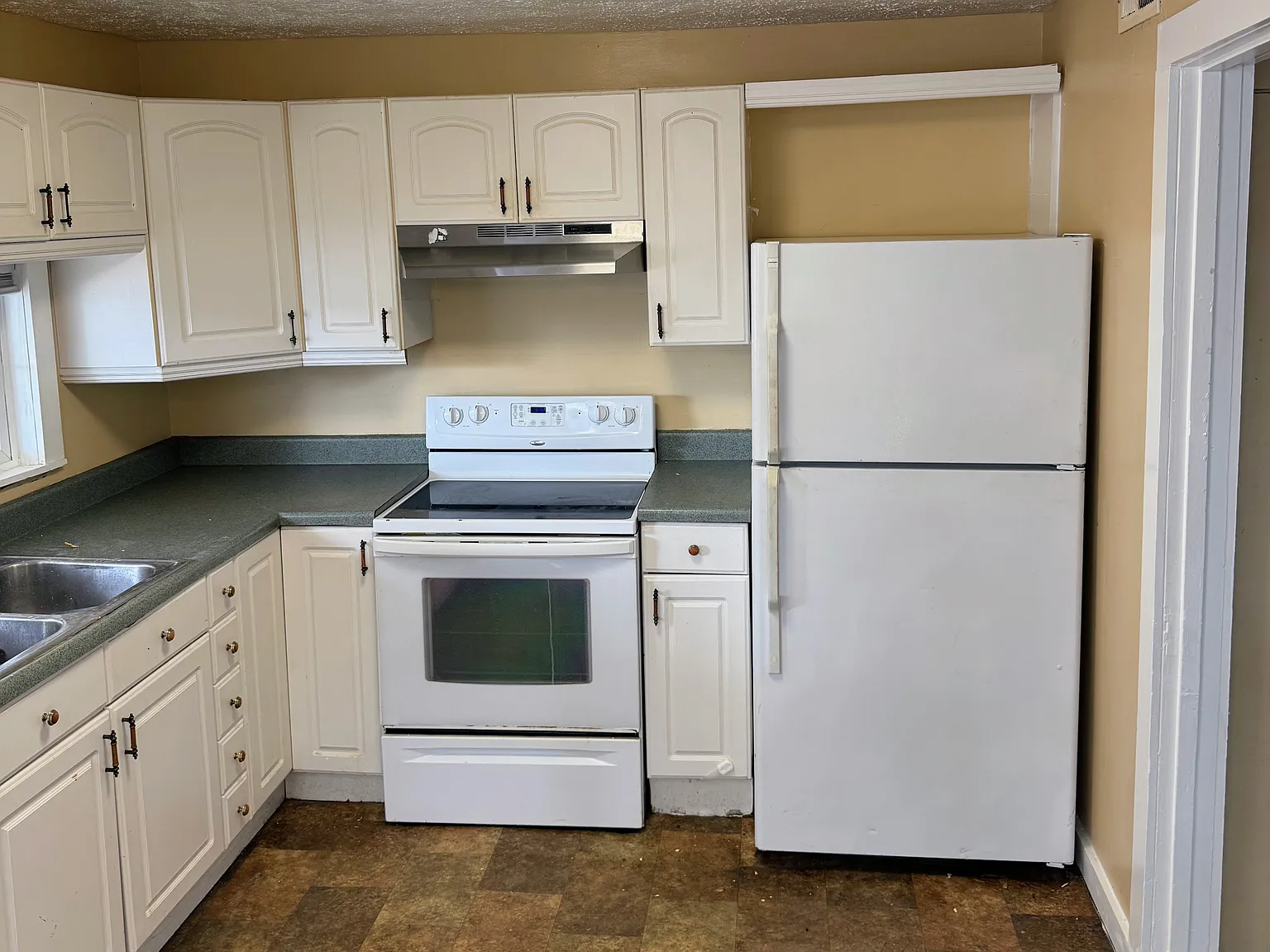 4 bed, 1924 sqft, $1,600 — Photo 4