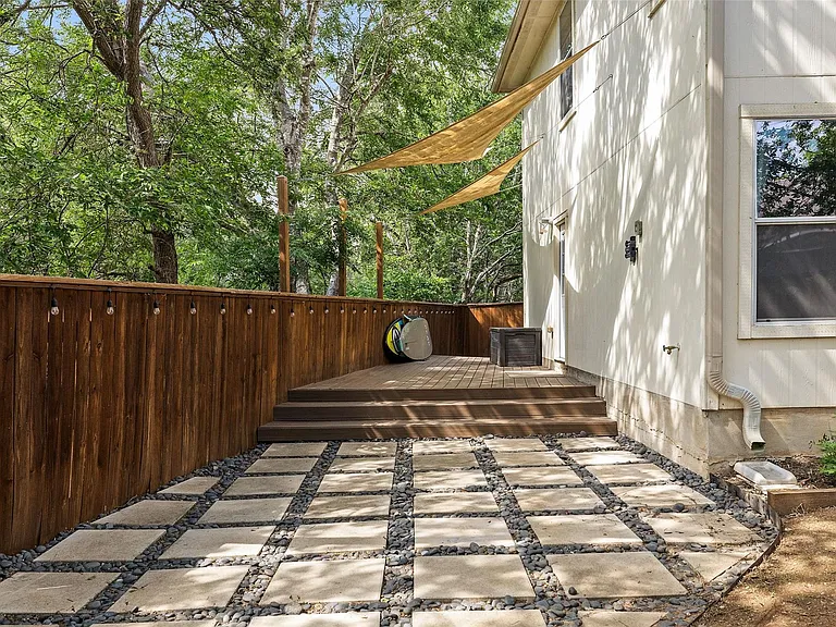 1616 Strickland Dr — Photo 28
