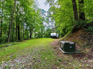 588 Woods Rd, Waynesville, NC 28785