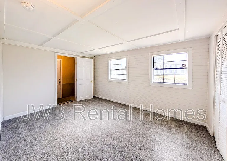 662 Melba St — Photo 15