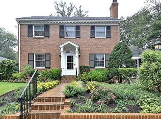 2626 Fort Scott Dr, Arlington, VA 22202